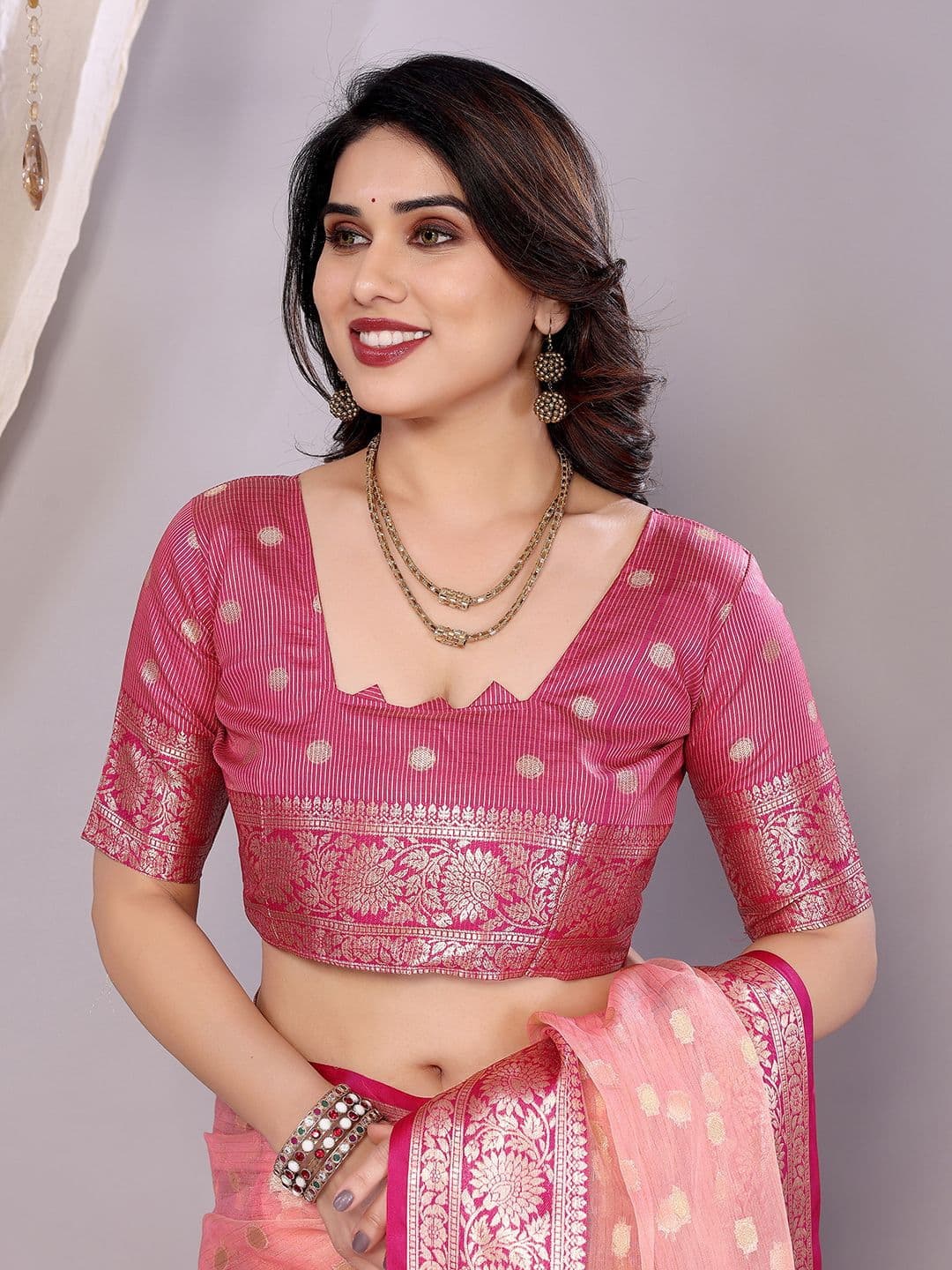 VILLAGIUS Floral Woven Design Organza Designer Banarasi Saree thumbnail 7