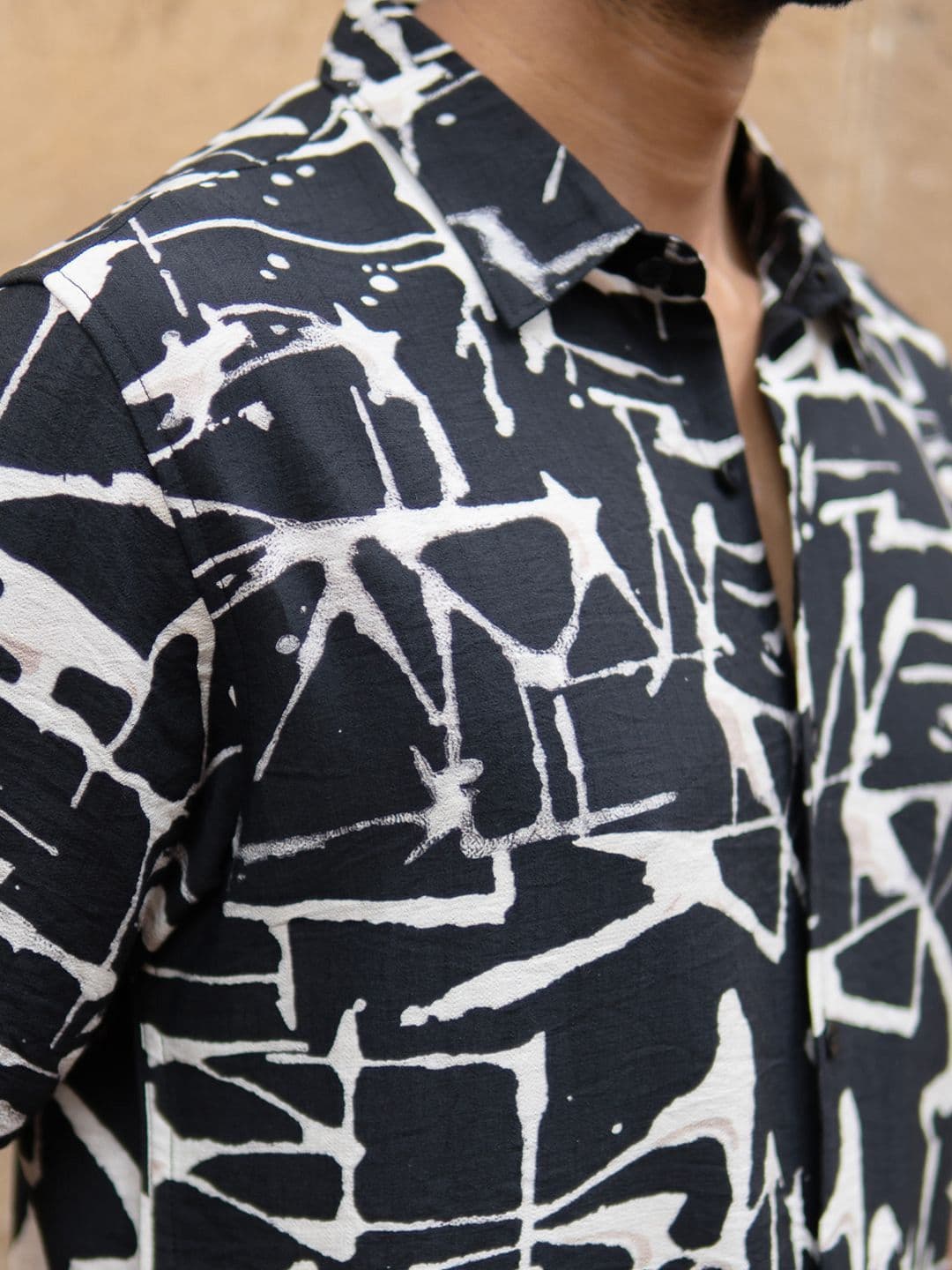 Powerlook Men Black Abstract Flowy Shirt thumbnail 2