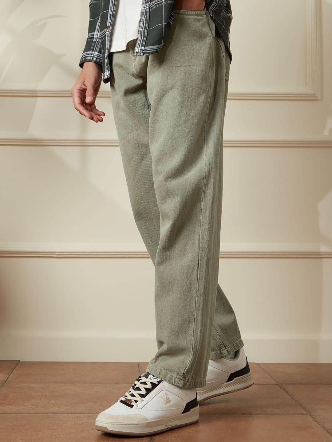 WROGN Men Comfort Relaxed Fit Mid-Rise Jeans thumbnail 2