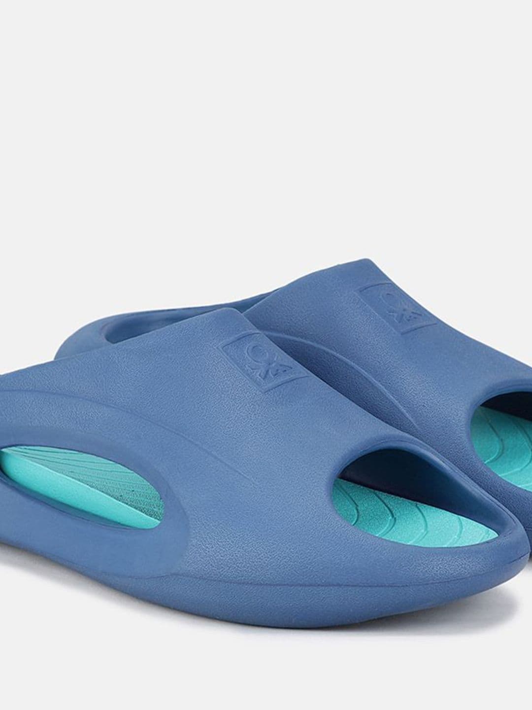 United Colors of Benetton Men Solid Sliders thumbnail 5