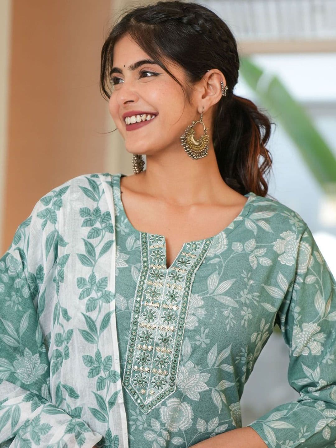 ARANGETRAM Floral Printed Regular Pure Cotton Straight Kurta With Trousers & Dupatta thumbnail 2