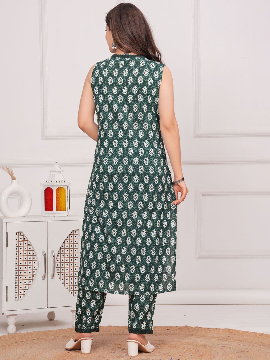 Moda Rapido Women Floral Printed Cotton Kurta with Trousers & Dupatta thumbnail 5