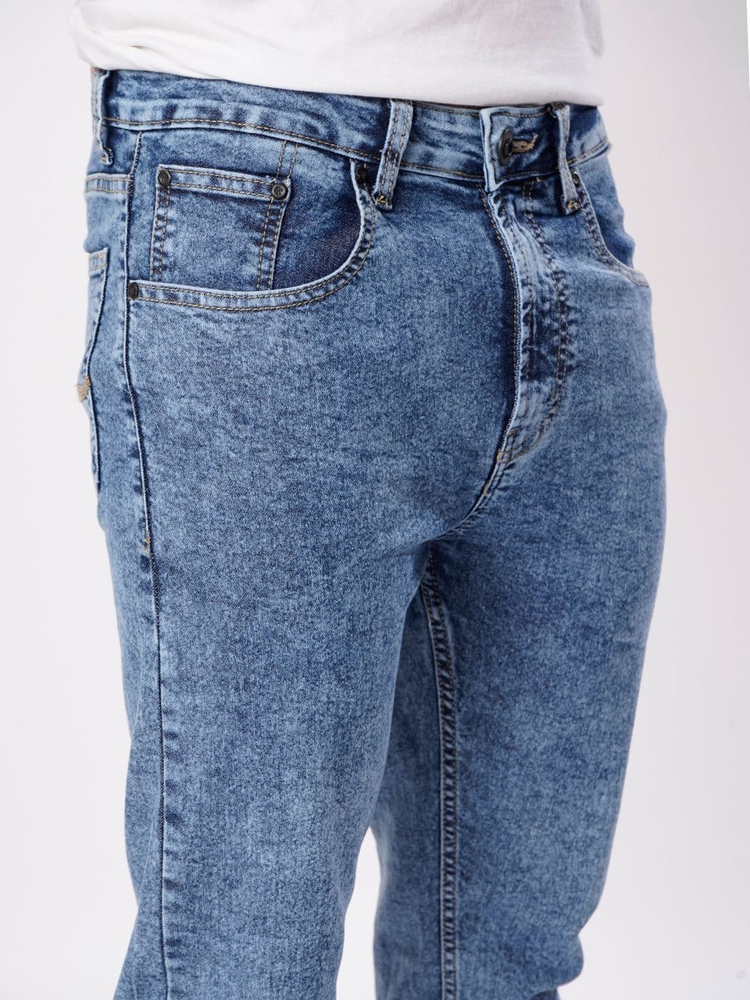 The Roadster Lifestyle Co Stretchable Slim-Fit Jeans thumbnail 6