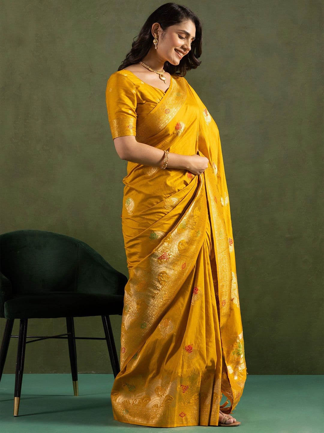 KAYOMMI Woven Design Zari Silk Blend Ready to Wear Saree thumbnail 4