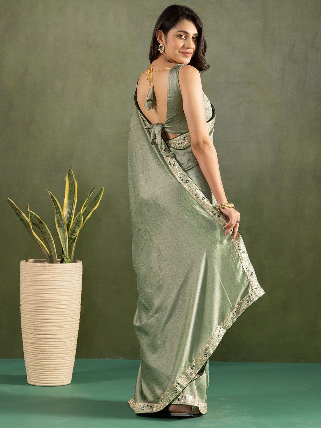 KAYOMMI Sequinned Pure Chiffon Ready to Wear Saree thumbnail 5
