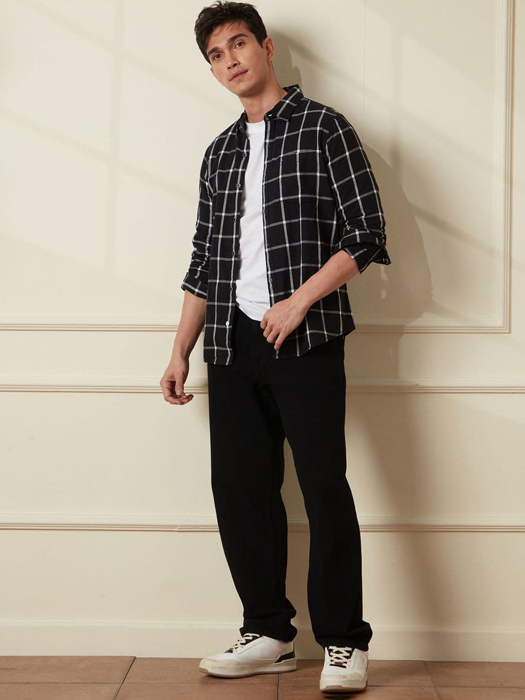 WROGN Men Pure Cotton Relaxed Fit Mid-Rise Jeans thumbnail 3