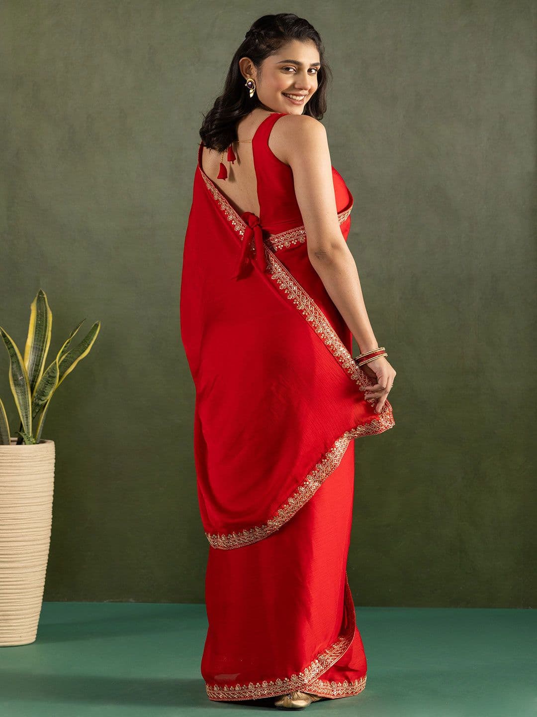 KAYOMMI Sequinned Pure Chiffon Ready to Wear Saree thumbnail 5