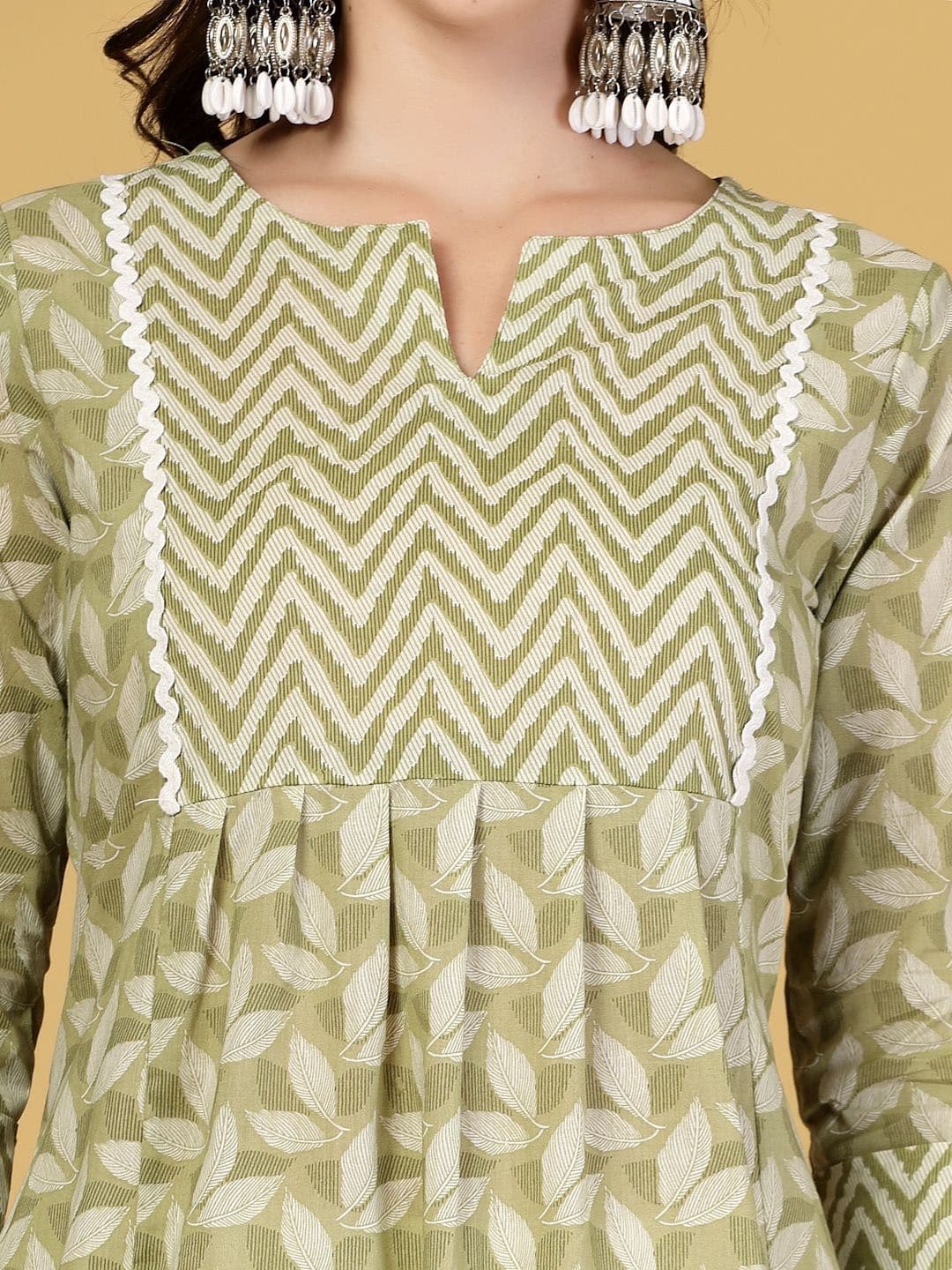 LARGISH Women Floral Printed Floral Kurta thumbnail 3