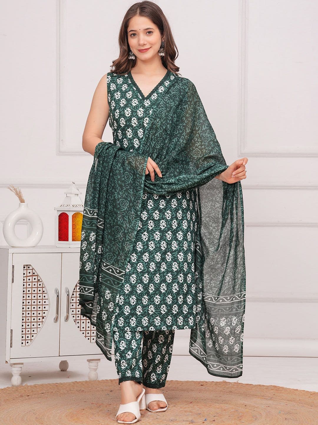 Moda Rapido Women Floral Printed Cotton Kurta with Trousers & Dupatta thumbnail 3