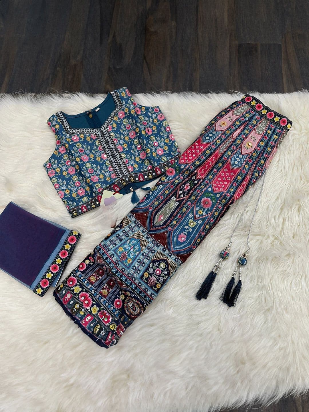 BAESD Girls Printed Beads and Stones Tie Dye Ready to Wear Lehenga & Blouse With Dupatta thumbnail 4