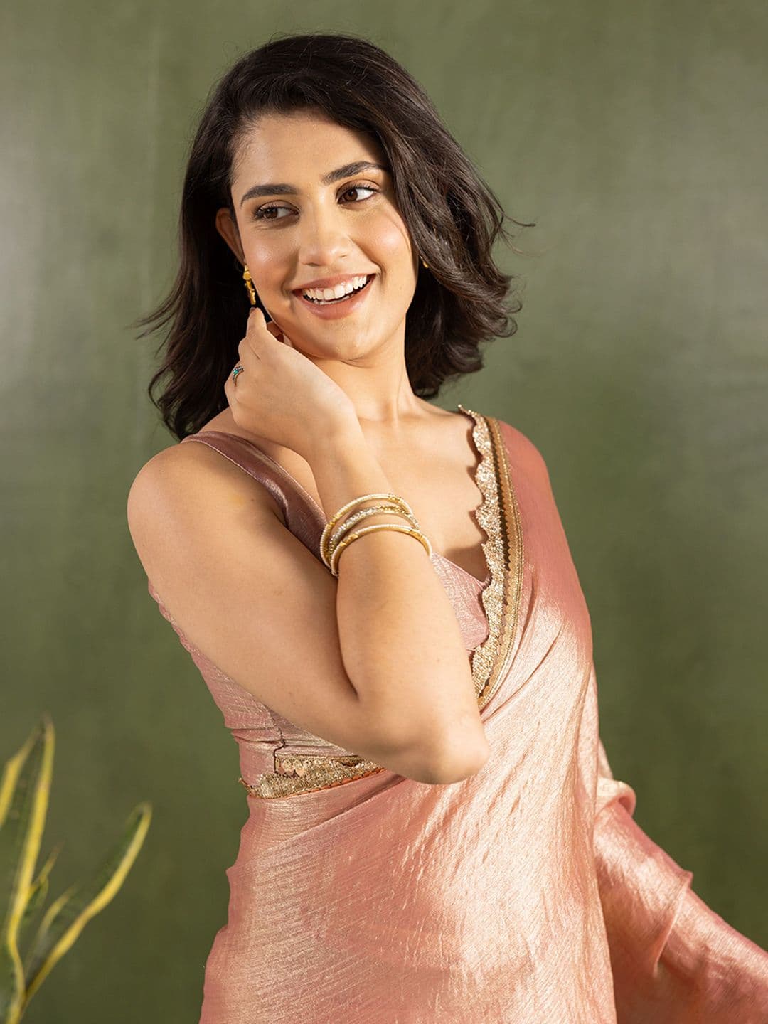 KAYOMMI Embellished Pure Chiffon Ready to Wear Saree thumbnail 2