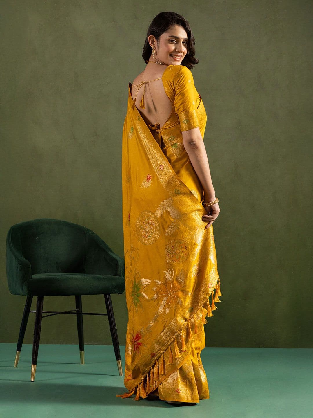 KAYOMMI Woven Design Zari Silk Blend Ready to Wear Saree thumbnail 3