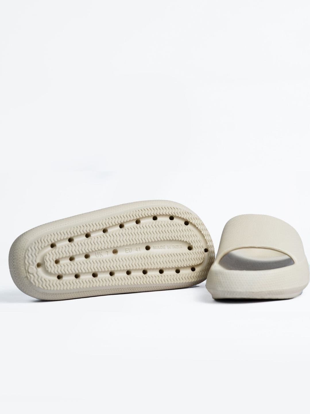 The Roadster Lifestyle Co Men Textured Sliders thumbnail 3