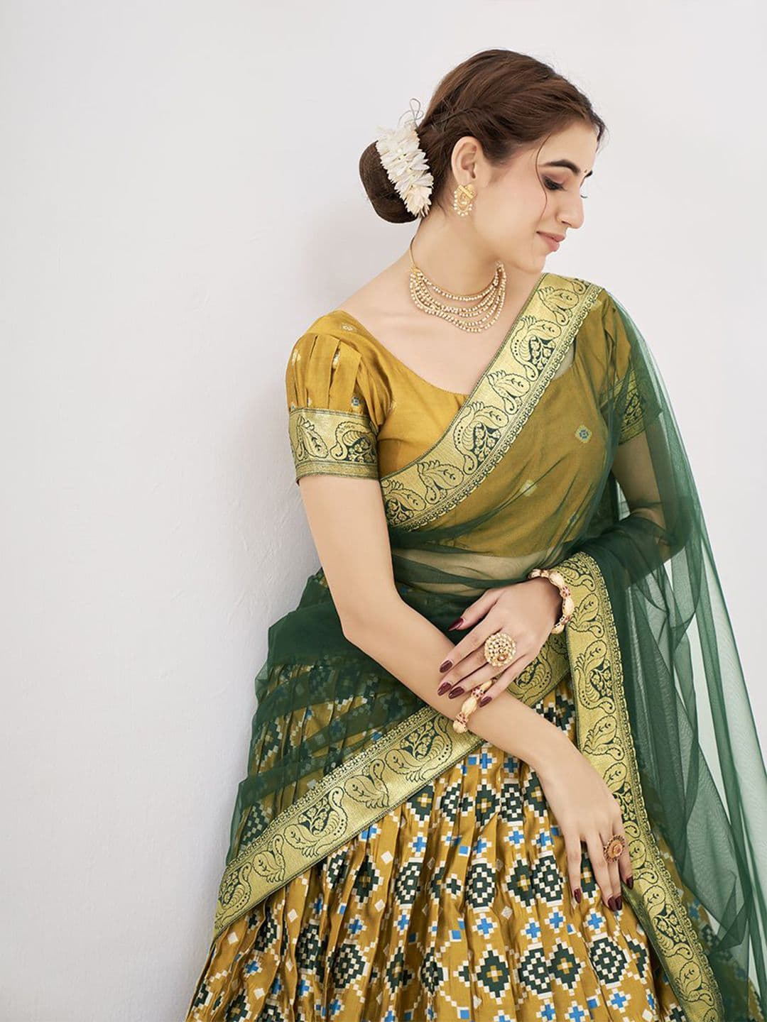 SHOPGARB Women Semi-Stitched Lehenga & Unstitched Blouse With Dupatta thumbnail 3
