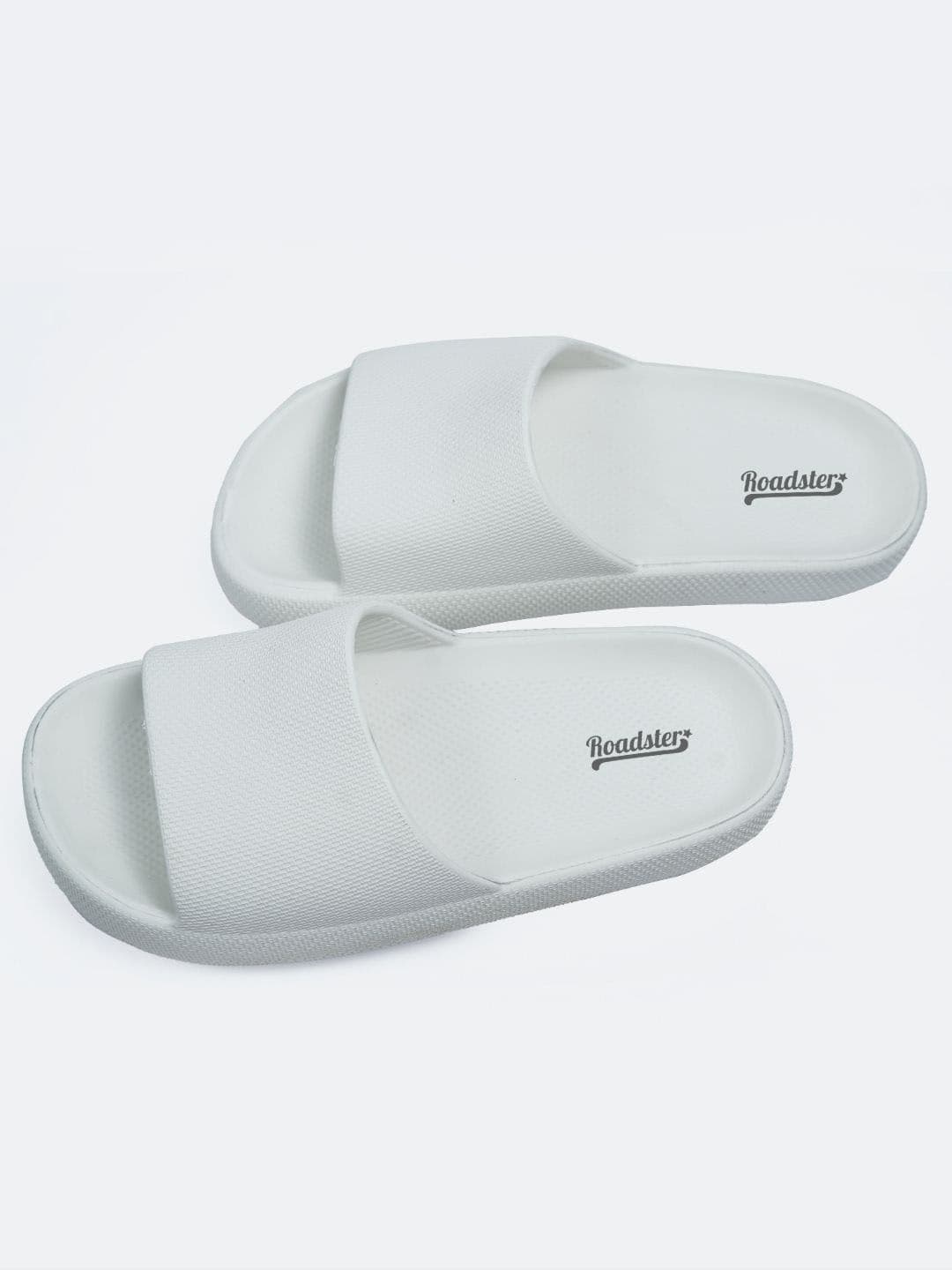 The Roadster Lifestyle Co Men Textured Sliders thumbnail 2