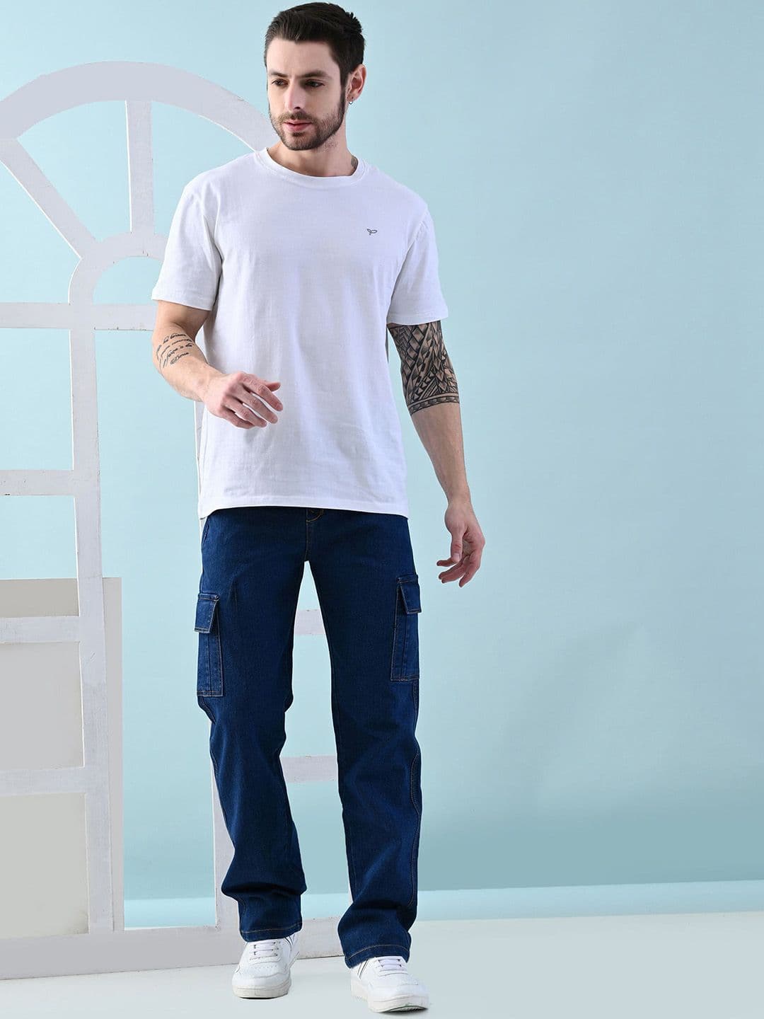 SZN Men Classic Jogger Mid-Rise Low Distress Jeans thumbnail 2