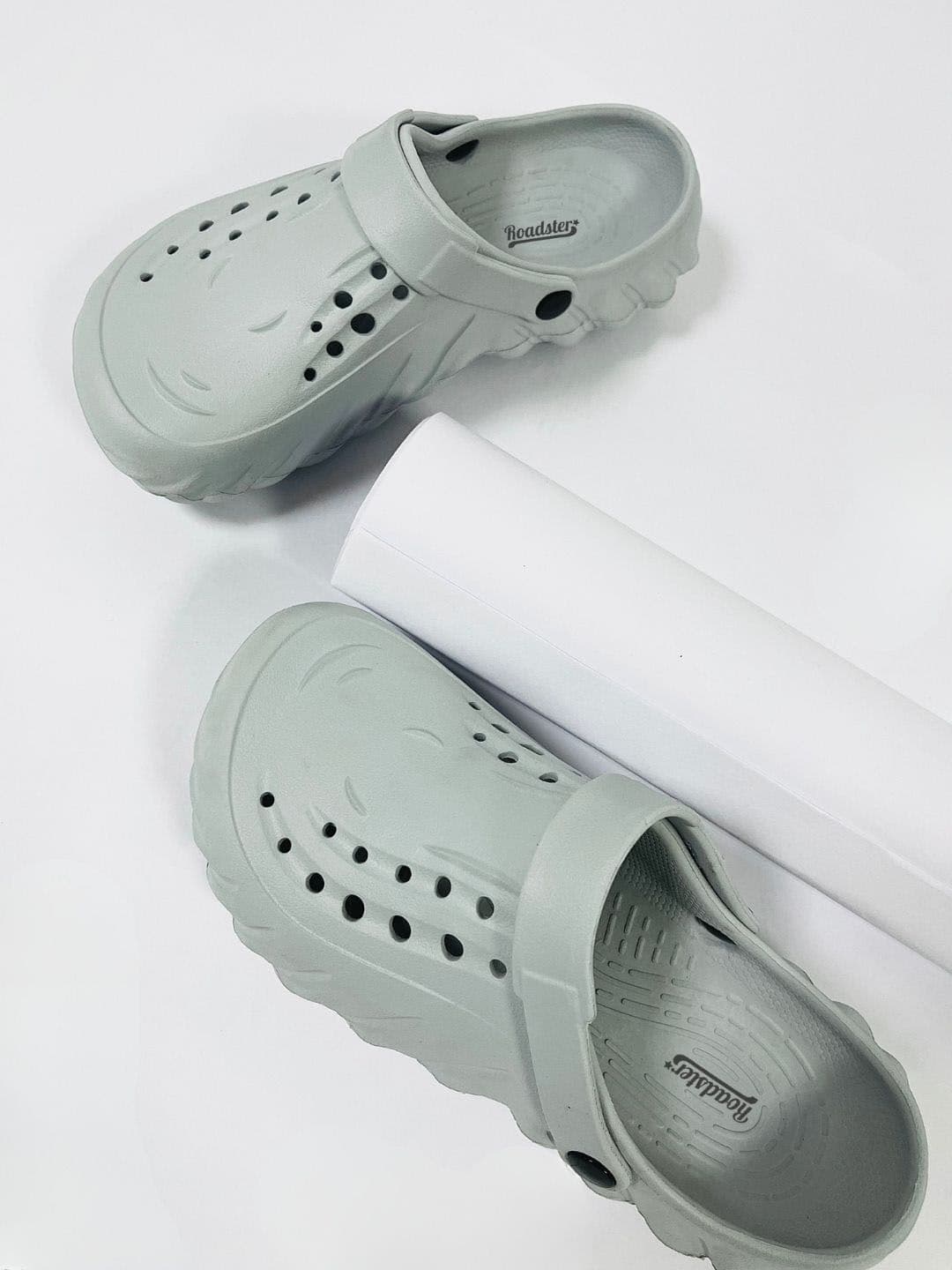 The Roadster Lifestyle Co. Men Self Design Clogs thumbnail 2