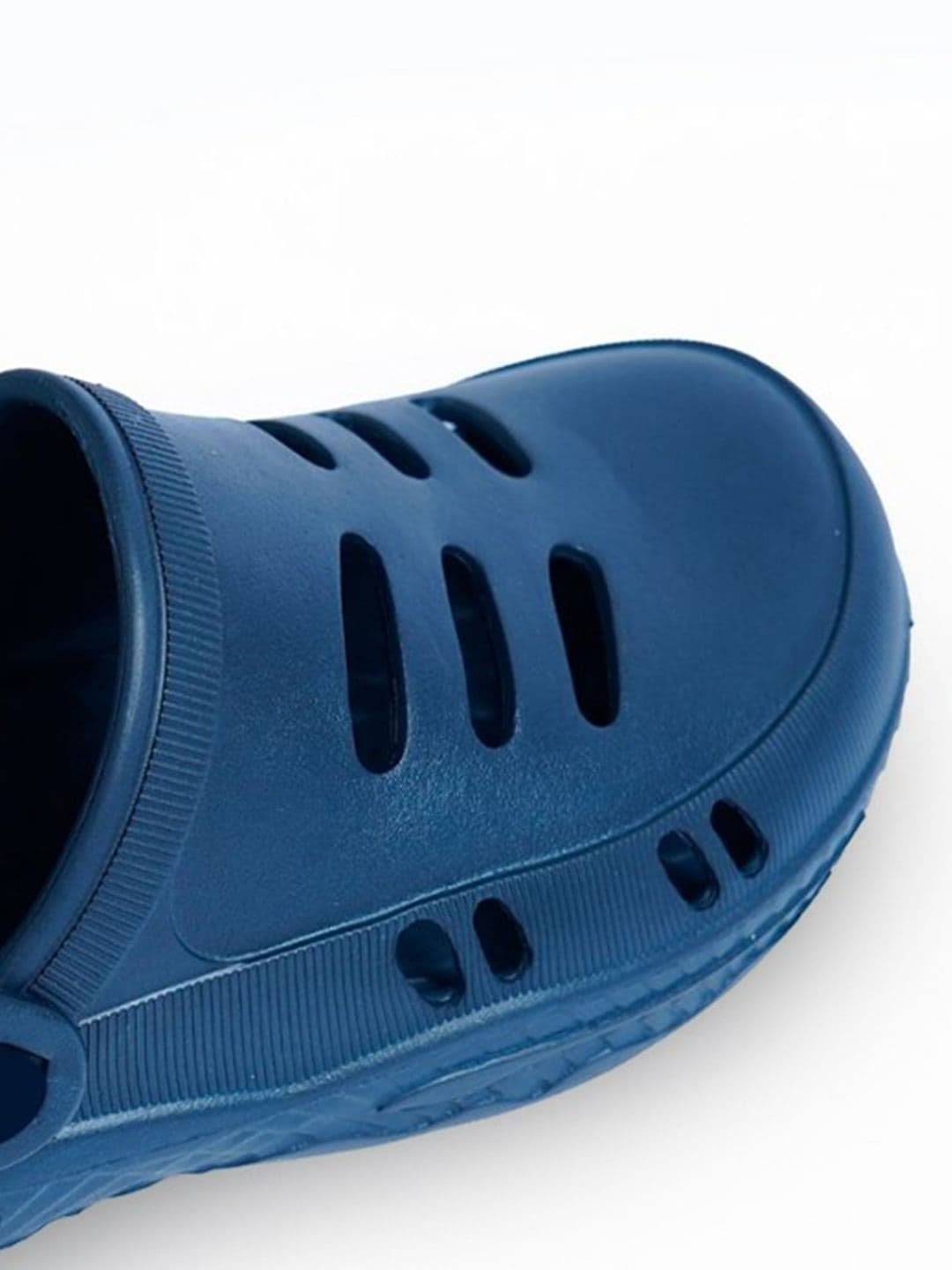 The Roadster Lifestyle Co. Men Self Design Clogs Flip Flops thumbnail 2