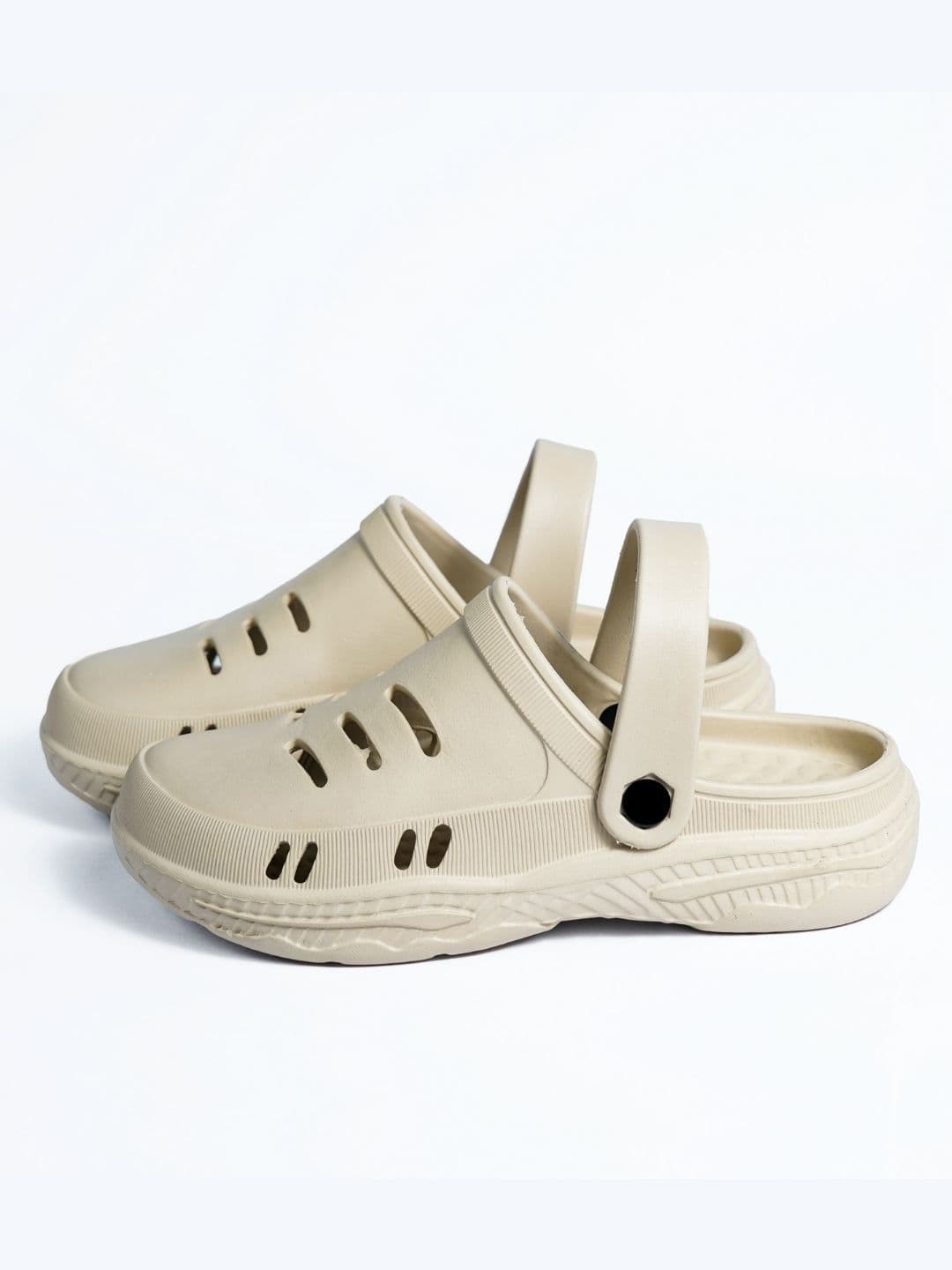 The Roadster Lifestyle Co. Men Clogs thumbnail 3
