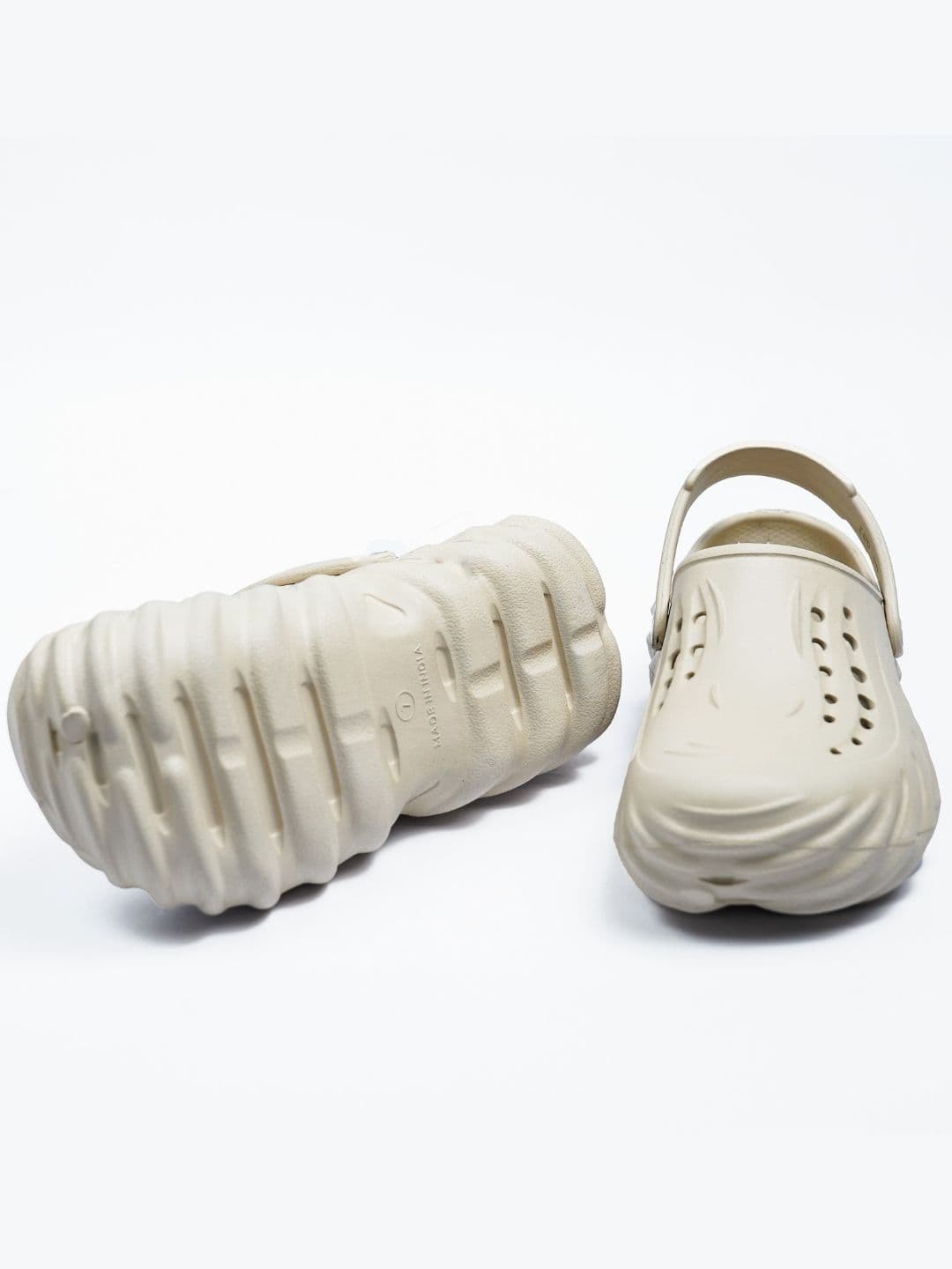 The Roadster Lifestyle Co. Men Self Design Clogs thumbnail 6