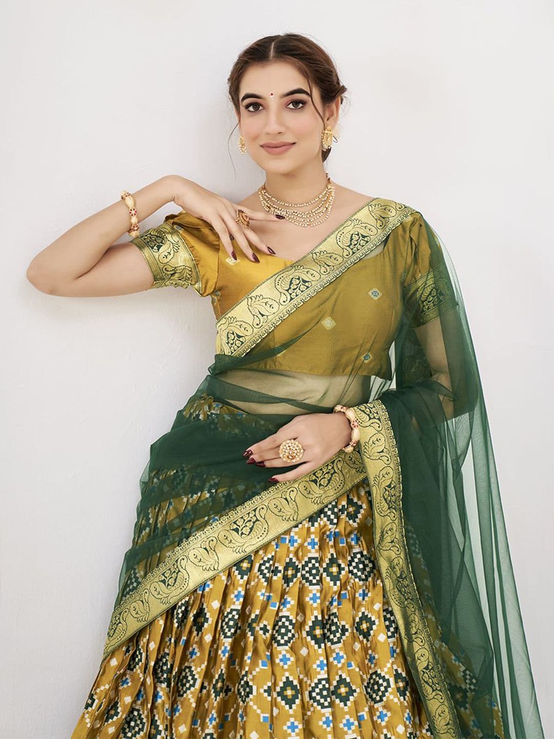 SHOPGARB Women Semi-Stitched Lehenga & Unstitched Blouse With Dupatta thumbnail 5