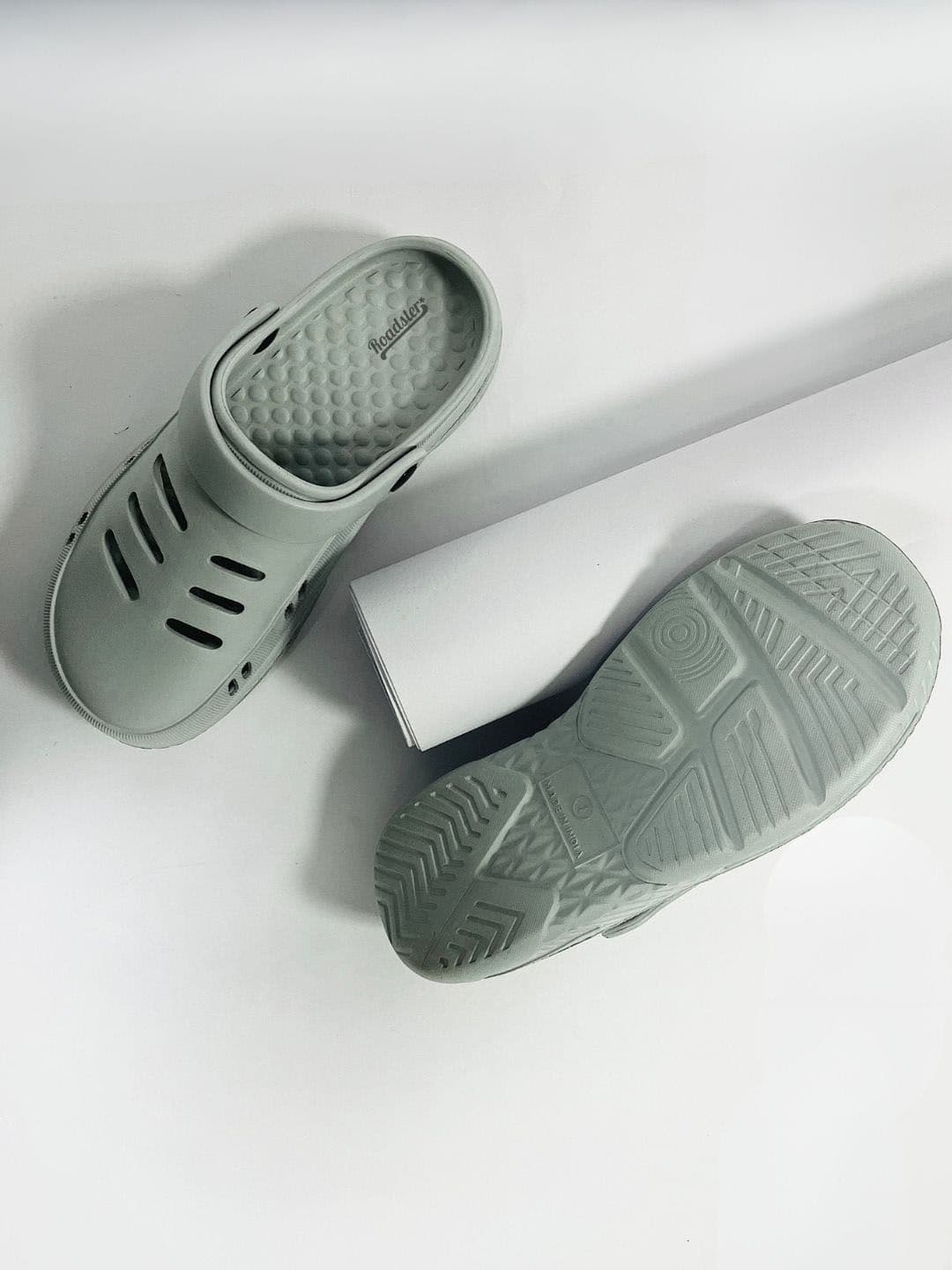 The Roadster Lifestyle Co. Men Self Design Clogs thumbnail 3