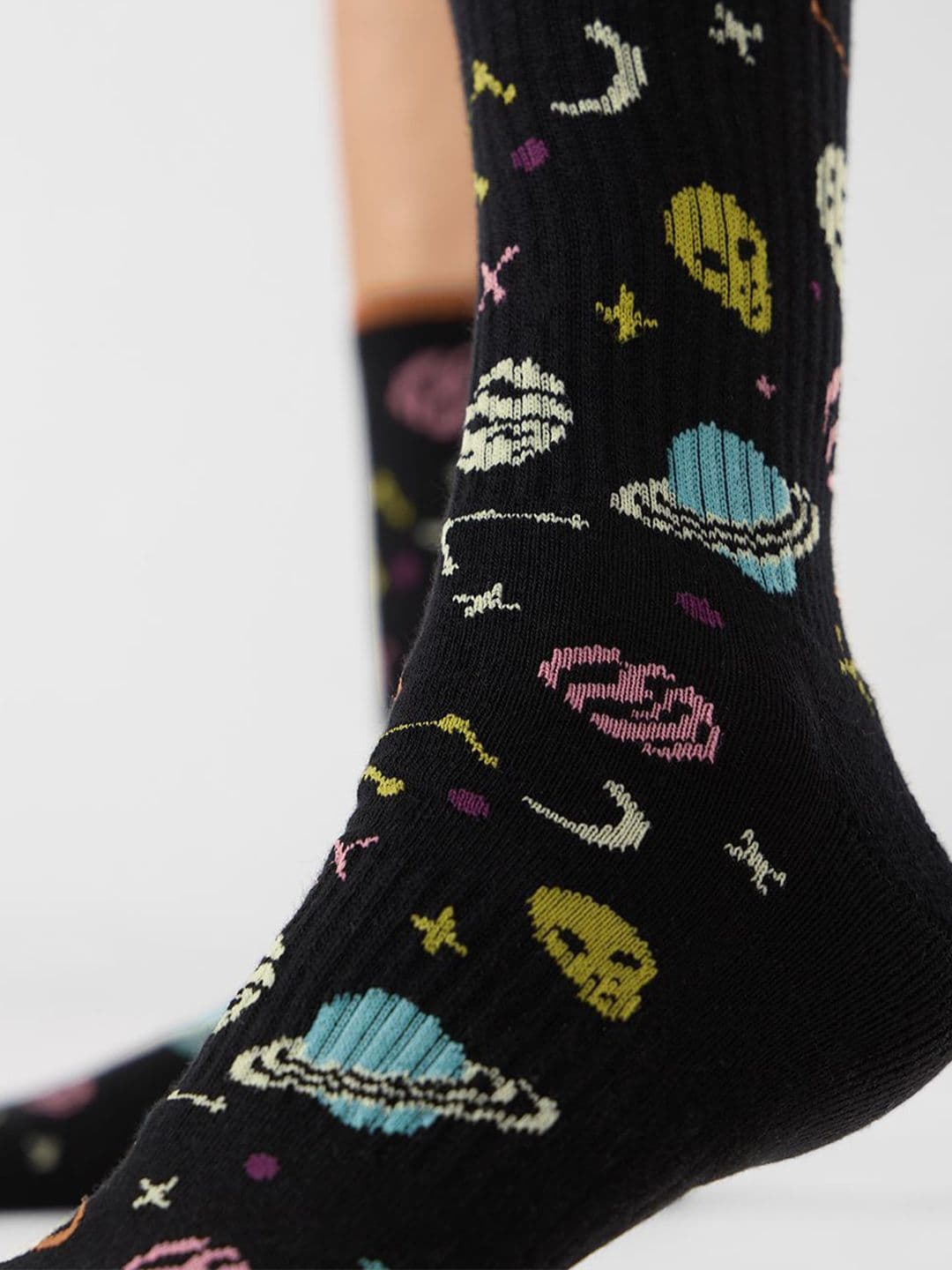 The Souled Store Men Above Ankle Length Souled Socks: Trippy Space thumbnail 6