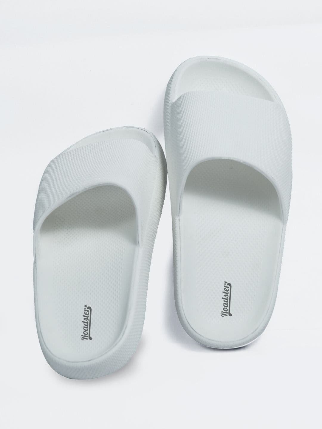 The Roadster Lifestyle Co Men Textured Sliders thumbnail 4