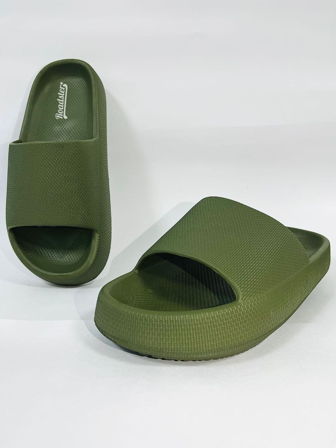 The Roadster Lifestyle Co Men Textured Sliders thumbnail 2