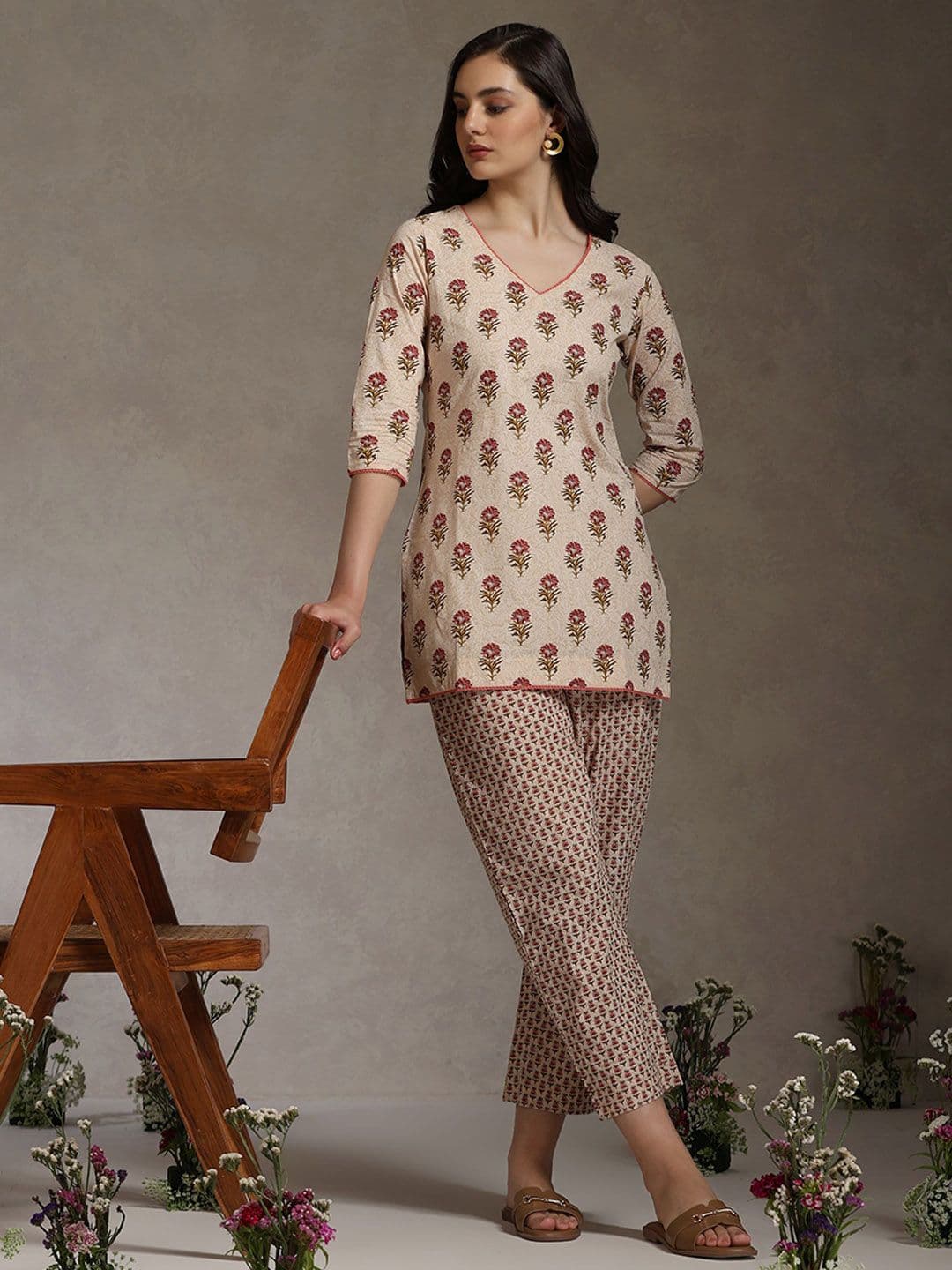 Khushal K Floral Printed Cotton V-Neck Tunic With Trouser Co-Ords thumbnail 5