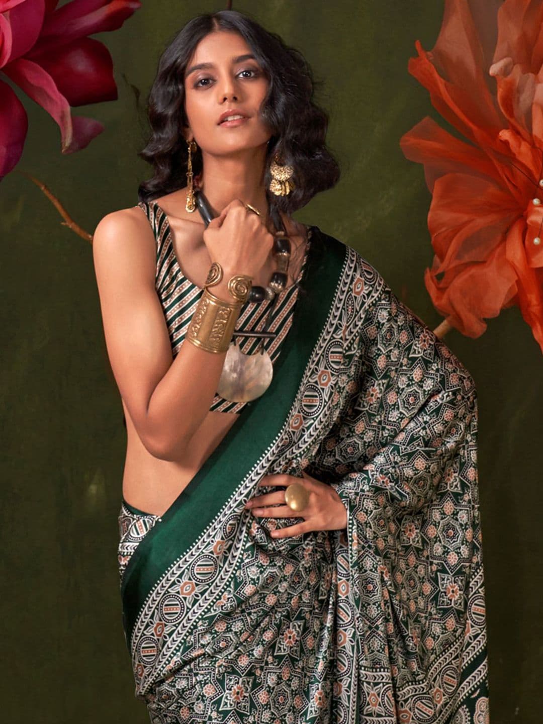 Mitera Ethnic Motifs Ajrak Block Print Saree thumbnail 6