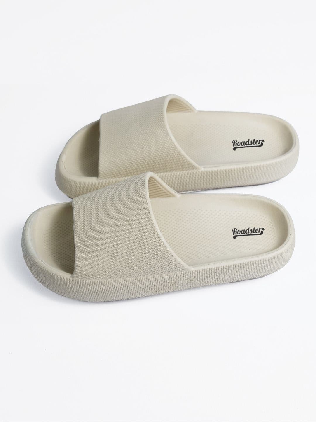 The Roadster Lifestyle Co Men Textured Sliders thumbnail 2