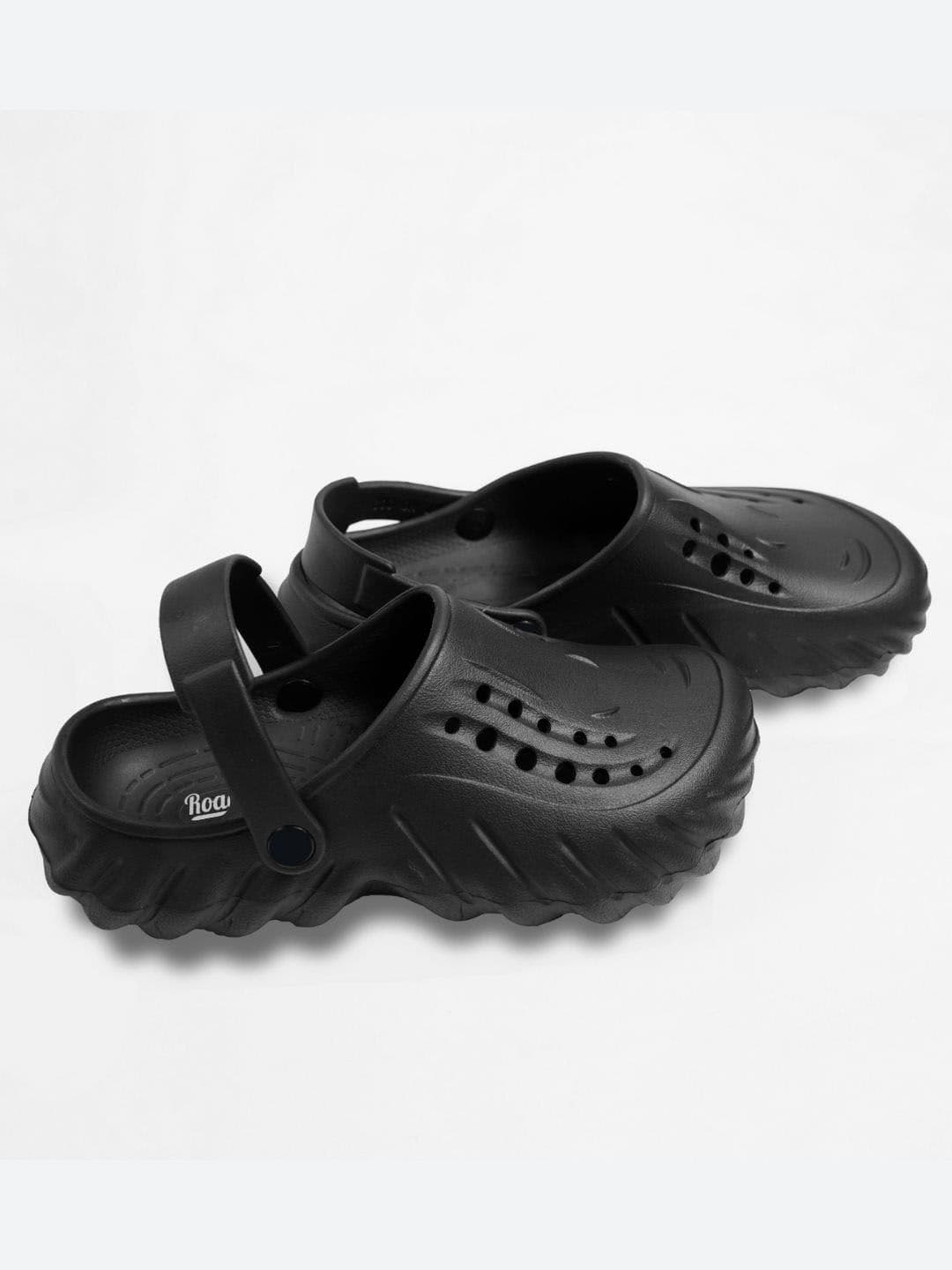 The Roadster Lifestyle Co. Men Self Design Clogs Flip Flops thumbnail 4