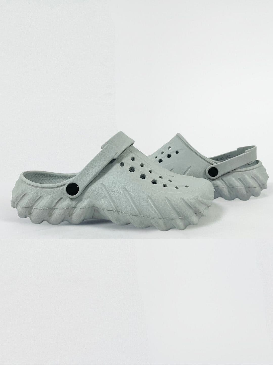 The Roadster Lifestyle Co. Men Self Design Clogs thumbnail 5