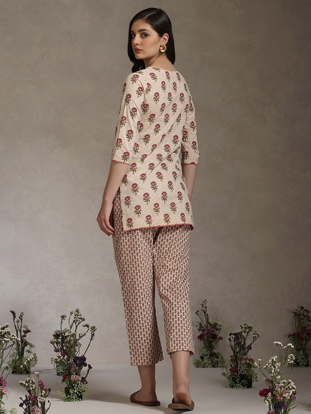 Khushal K Floral Printed Cotton V-Neck Tunic With Trouser Co-Ords thumbnail 2