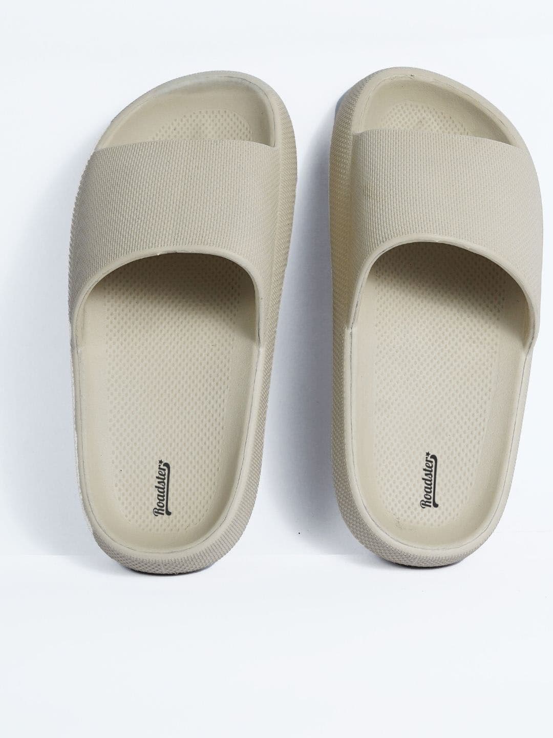 The Roadster Lifestyle Co Men Textured Sliders thumbnail 5