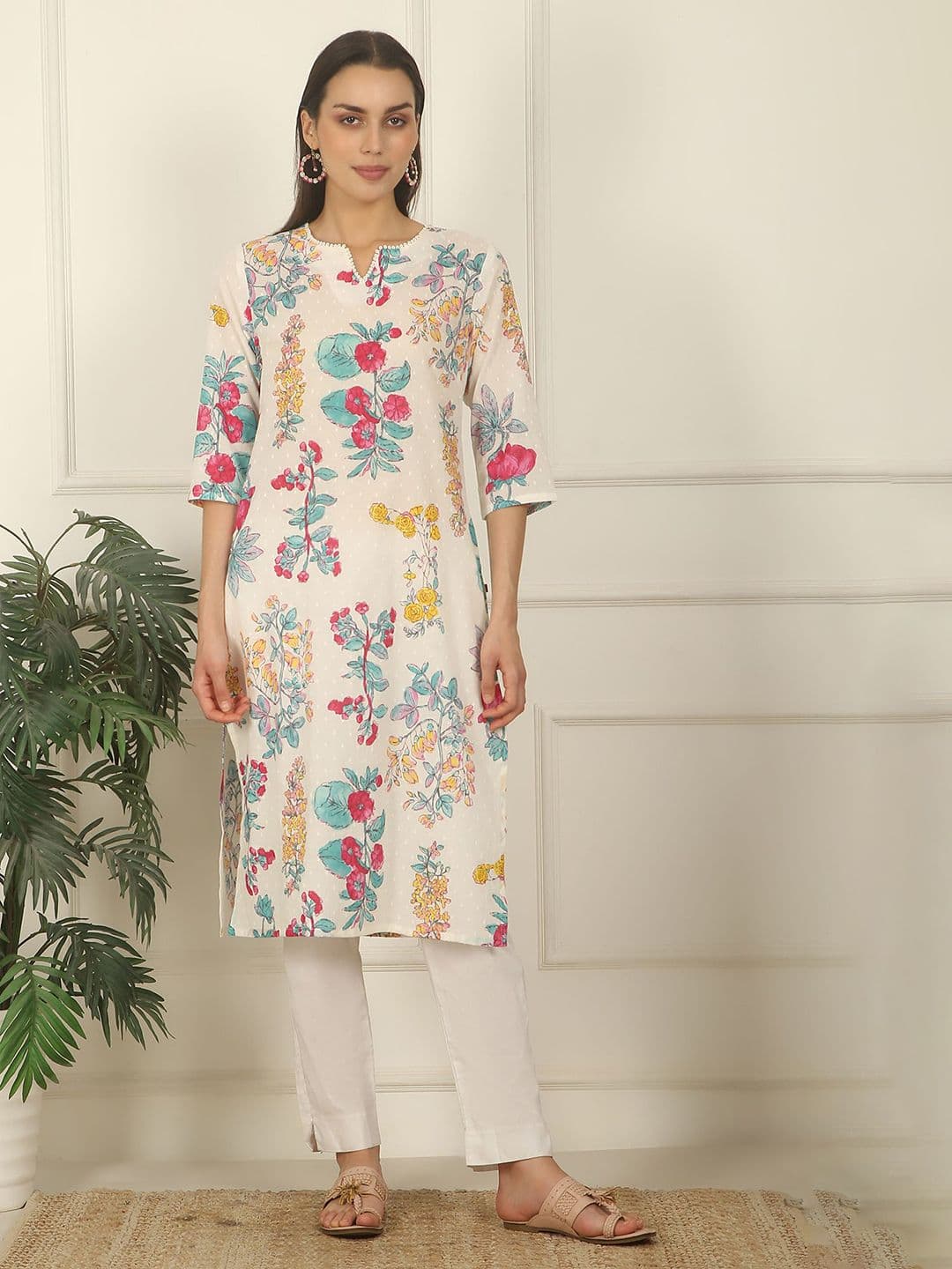 W Floral Printed Thread Work Notch Neck Straight Kurta thumbnail 4