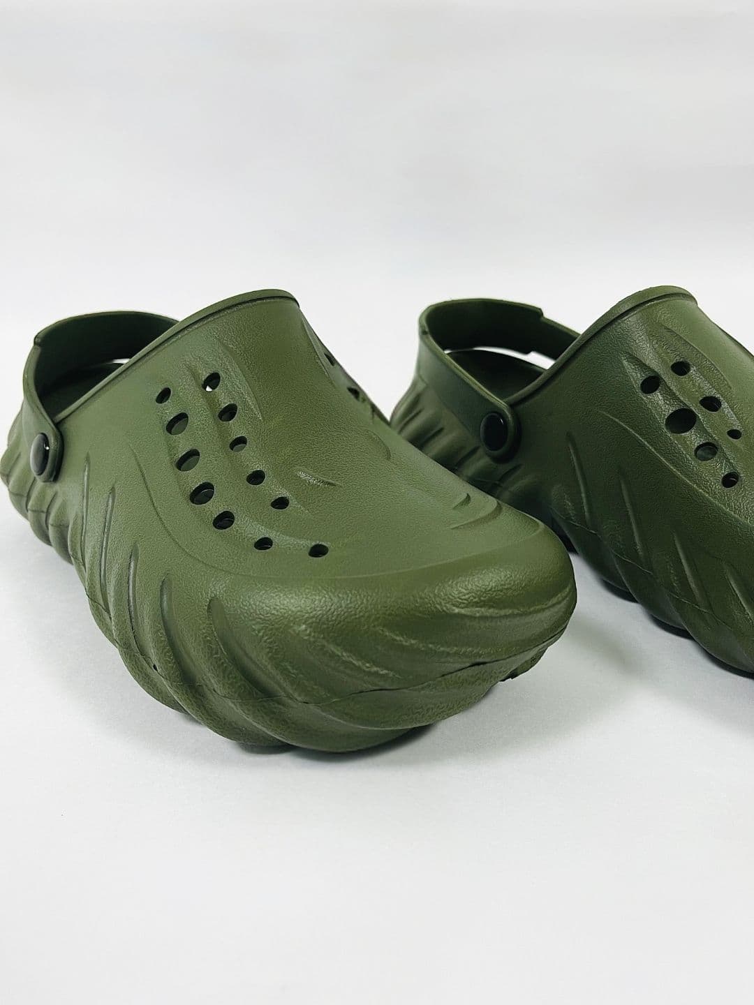 The Roadster Lifestyle Co Men Self Design Clogs thumbnail 5