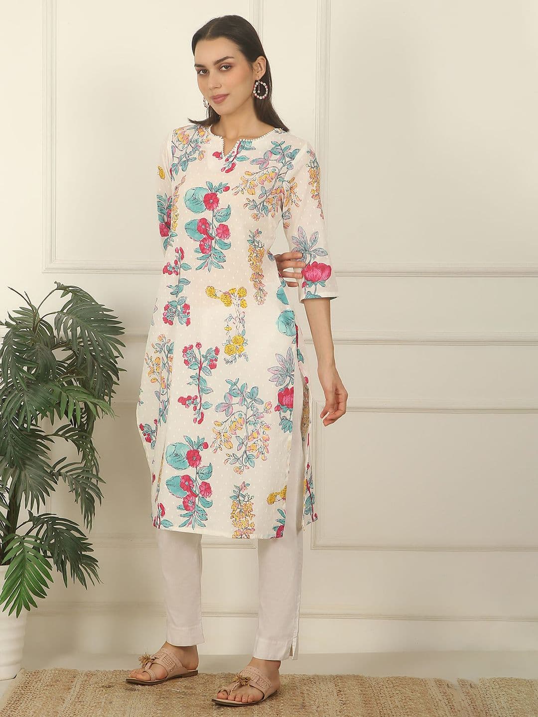W Floral Printed Thread Work Notch Neck Straight Kurta thumbnail 2