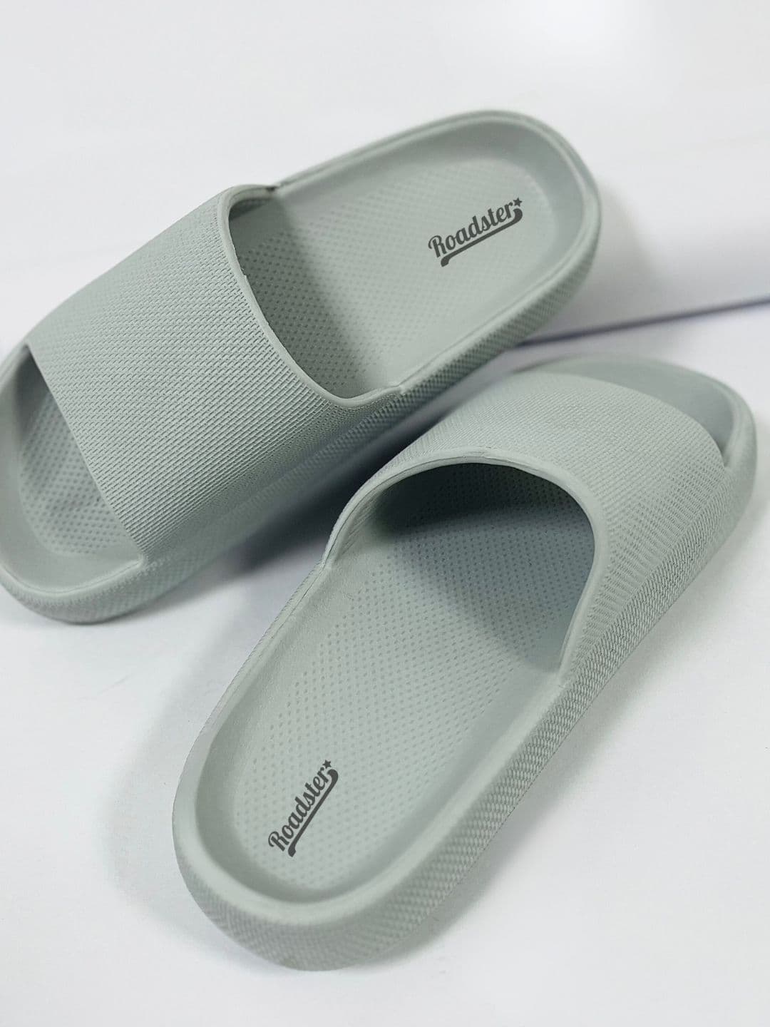 The Roadster Lifestyle Co. Men Textured Sliders thumbnail 3