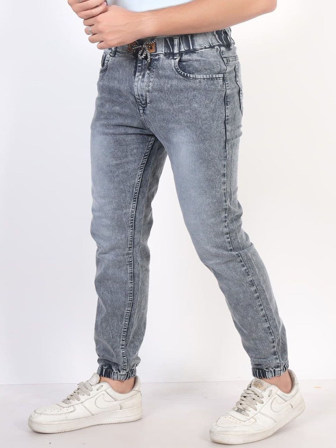 BuaGi Collection Men Regular Fit Mid-Rise Heavy Fade Jeans thumbnail 2