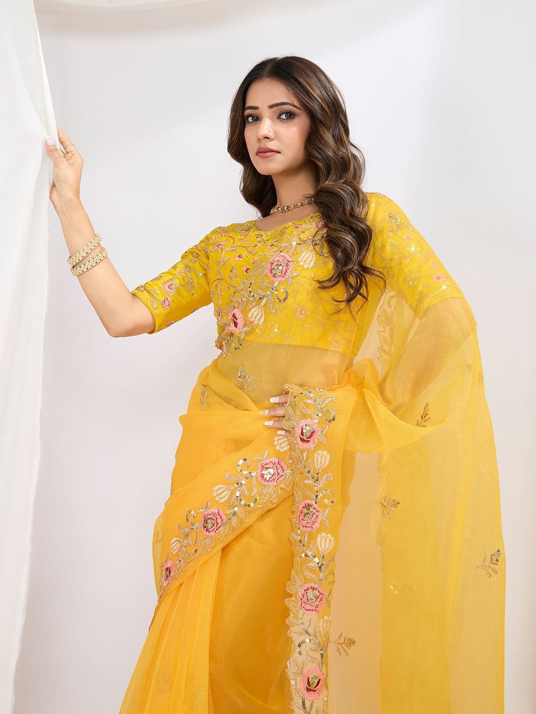 HERE&NOW Floral Embroidered Organza Saree thumbnail 5