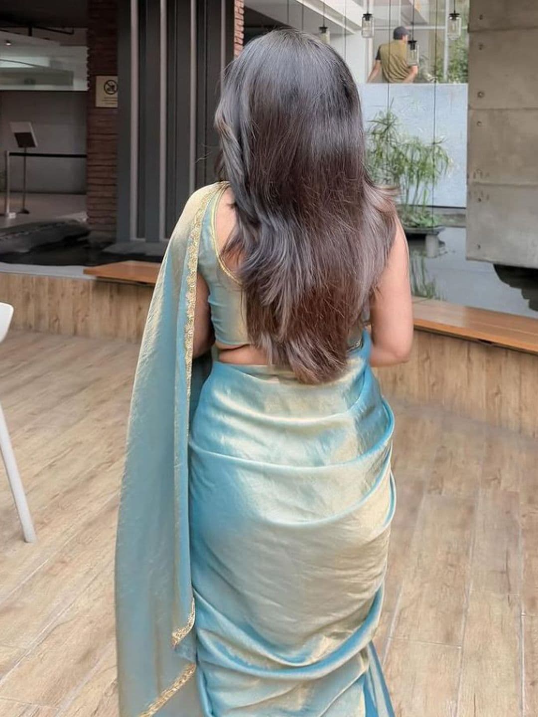 HERE&NOW Fendy Embroidered Tissue Saree thumbnail 4