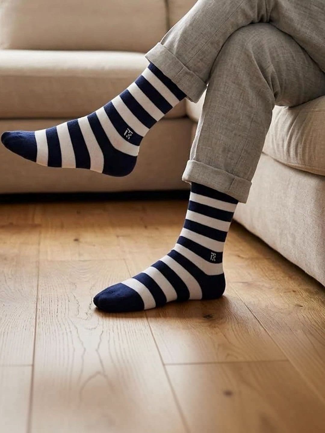Kikitoes Men Pack of 2 Assorted Patterned Bamboo Striped Crew Socks thumbnail 6