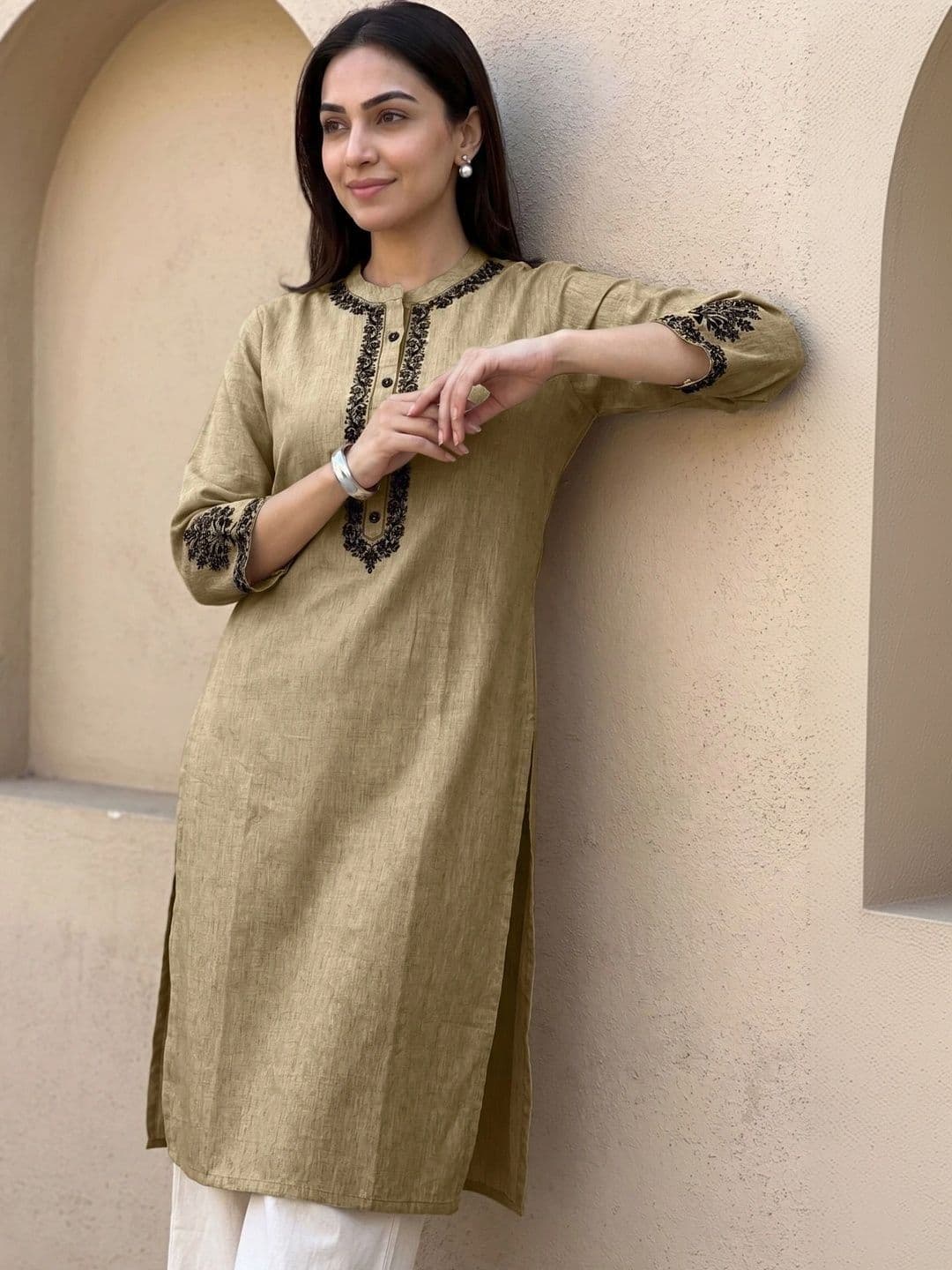 Anouk Women Ethnic Motifs Embroidered Thread Work Kurta thumbnail 3