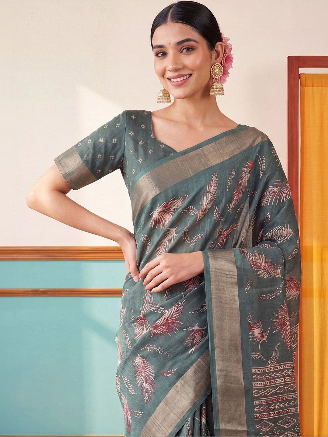 Anouk Floral Zari Silk Blend Designer Saree thumbnail 3