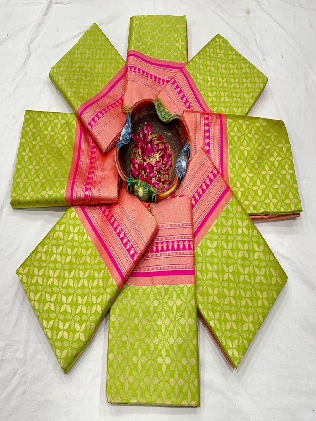 all about you Woven Design Zari Silk Blend Heavy Work Kanjeevaram Saree thumbnail 4