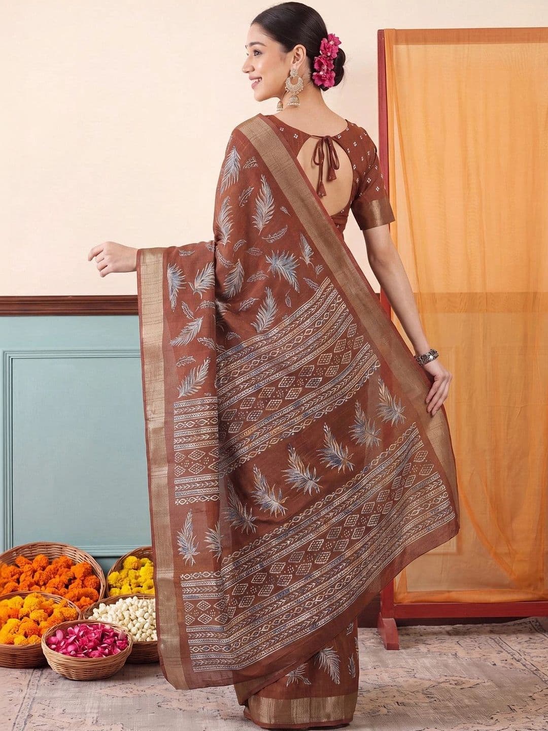 Anouk Floral Zari Silk Blend Designer Saree thumbnail 7