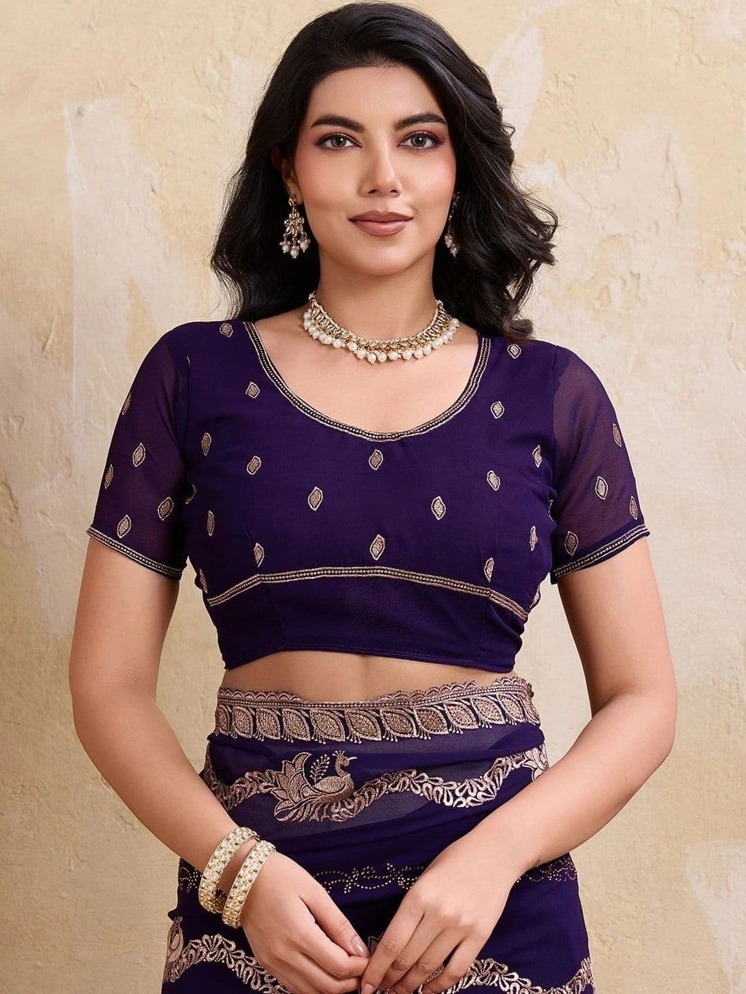 Leelavati Paisley Embroidered Pure Chiffon Saree thumbnail 4