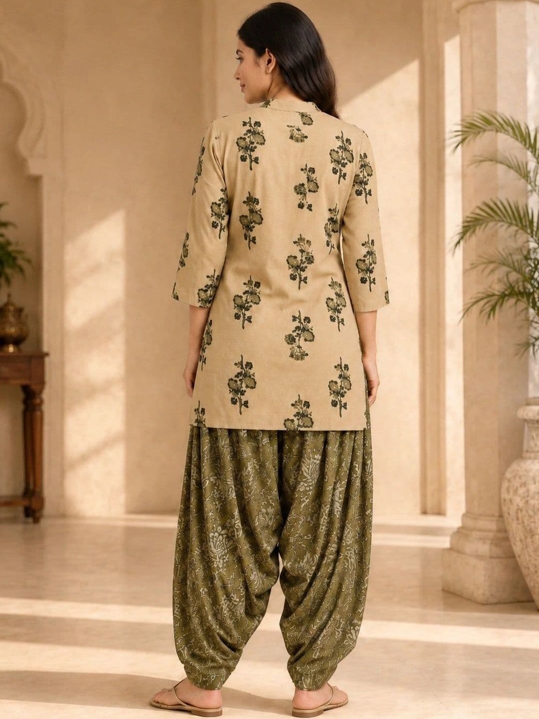 AAYUFAB Women Floral Printed Regular Pure Cotton Kurta with Patiala thumbnail 3